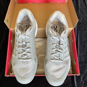 K-Swiss Express Light Pickleball Sneaker - Women's.